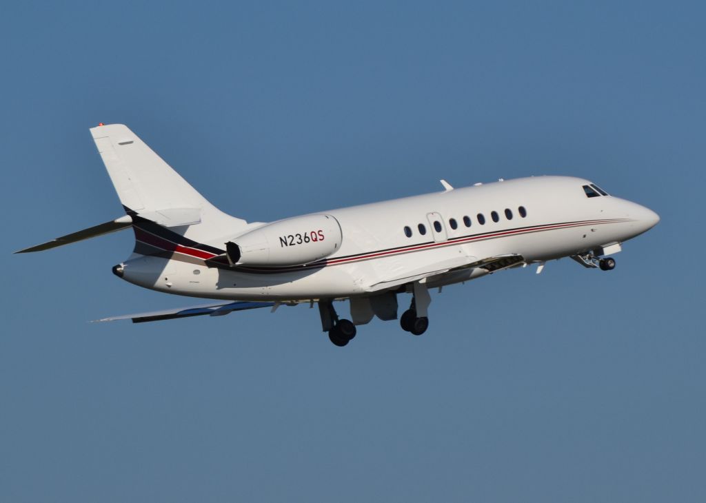 Dassault Falcon 2000 (N236QS) - NETJETS at KCLT - 5/24/16
