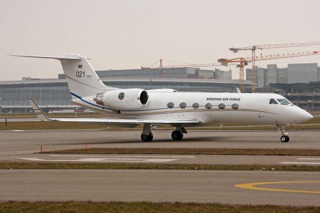 Gulfstream Aerospace Gulfstream IV (10-2001)