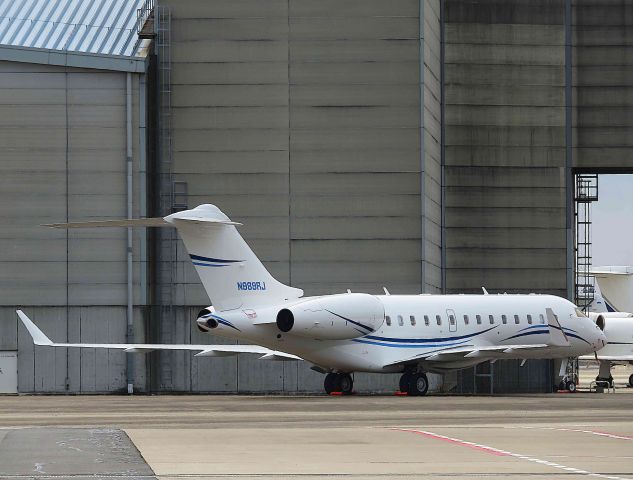 Bombardier Global 5000 (N989RJ) - I took this picture on Feb 21. 2018.
