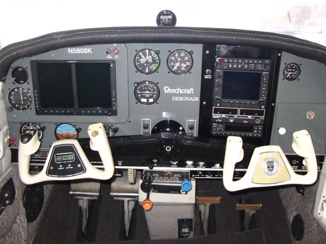 Beechcraft Bonanza (33) (N5808K) - Sweet Panel