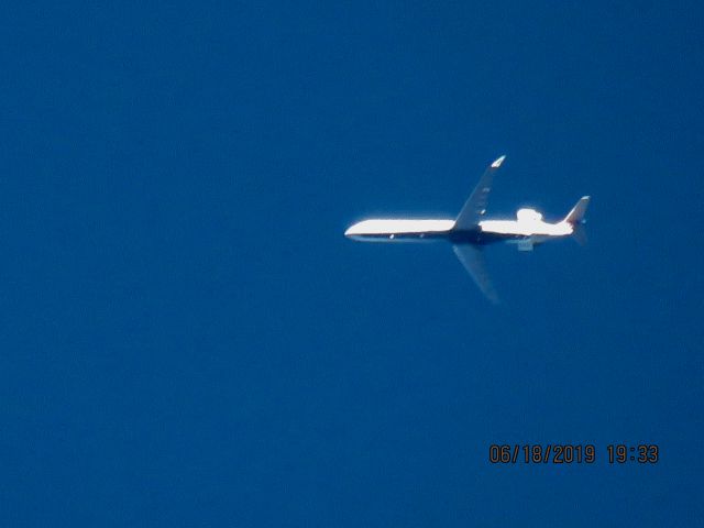 Canadair Regional Jet CRJ-900 (N136EV)