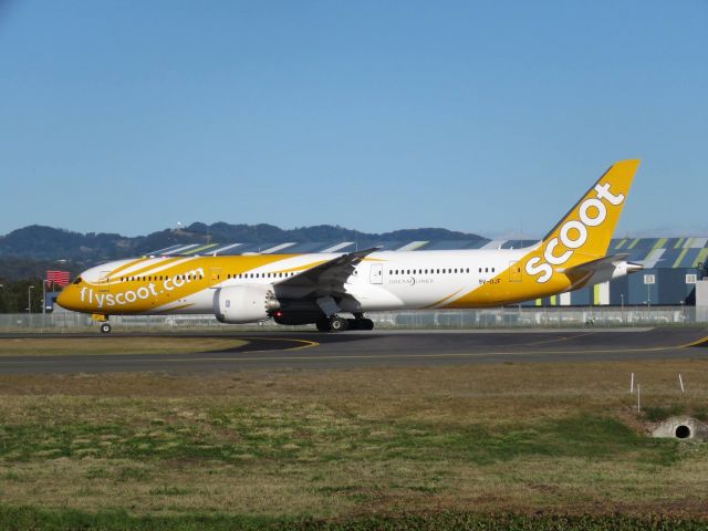 Boeing 787-9 Dreamliner (9V-OJF)