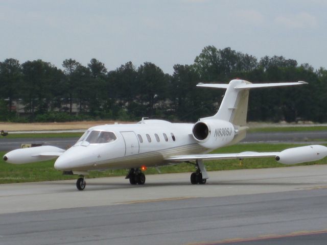 Learjet 35 (N630SJ)