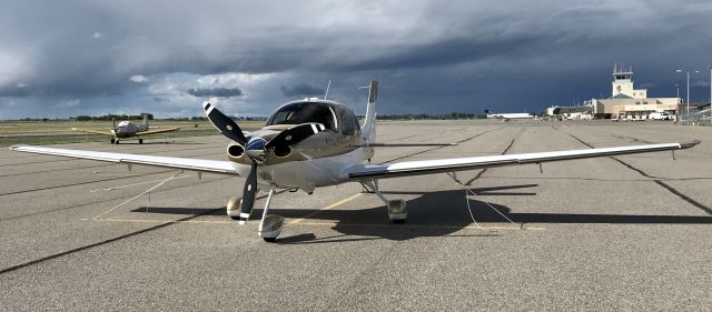 Cirrus SR-22 (N886SR)