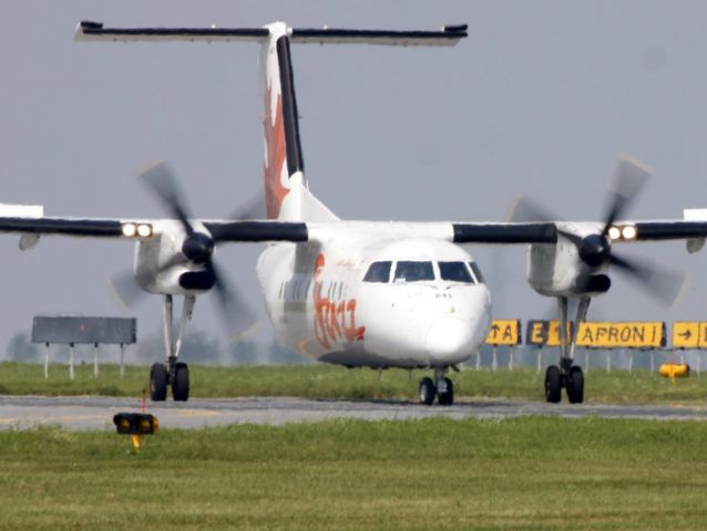 de Havilland Dash 8-100 (C-GONR)