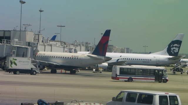 Embraer 170/175 (N631CZ) - Del to CPZ in 2008