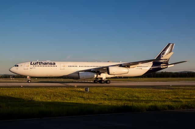 Airbus A340-300 (D-AIFE)