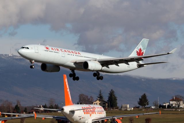 Airbus A330-300 (C-GFAF) - 22 fev 2014