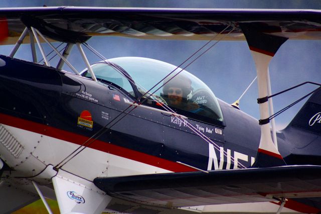 — — - Kelly Pietrowicz the Flying Babe www.happyaerobatics.com