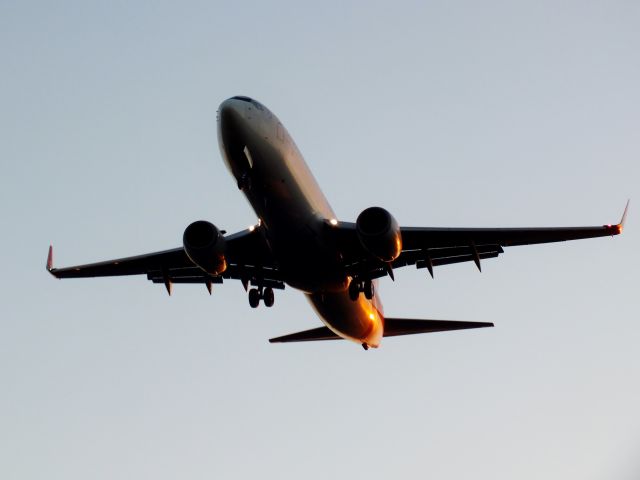 Boeing 737-800 (B-5357)