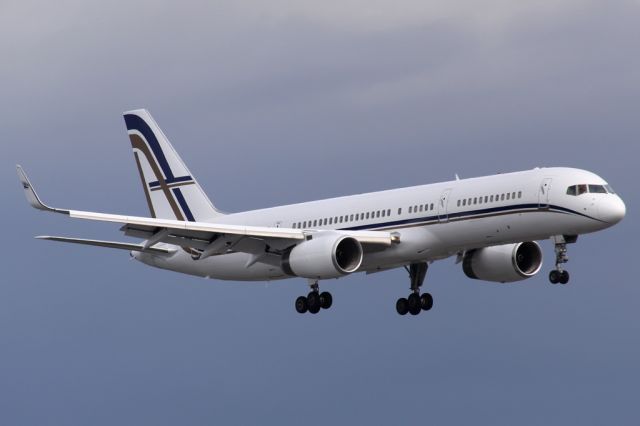Boeing 757-200 (SX-FRA)