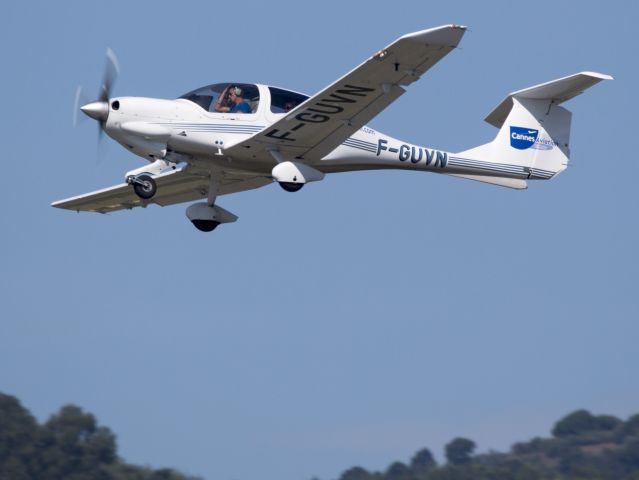 Diamond Star (F-GUVN) - Take off runway 11 at Cannes, France.