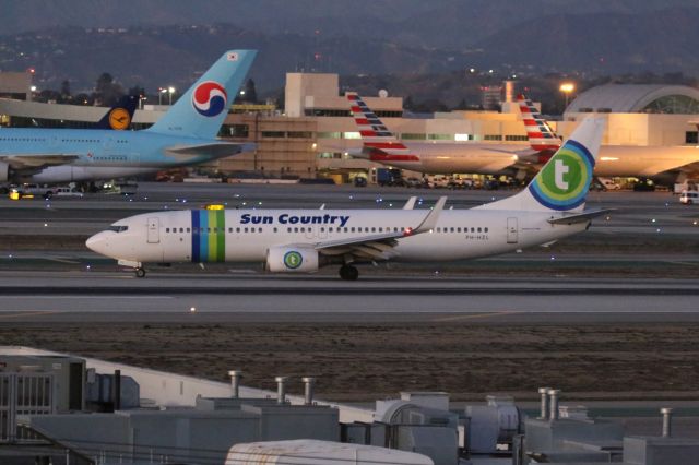 Boeing 737-800 (PH-HZL)