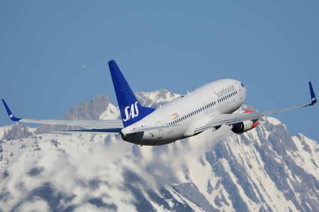 Boeing 737-700 (SE-RJS)