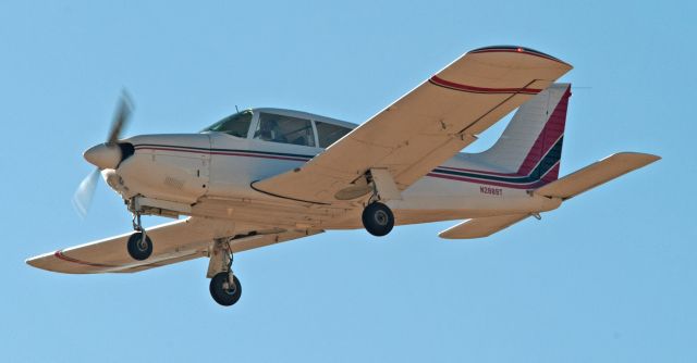 Piper Cherokee Arrow (N2889T) - Aircraft on final to 09 at Carson City