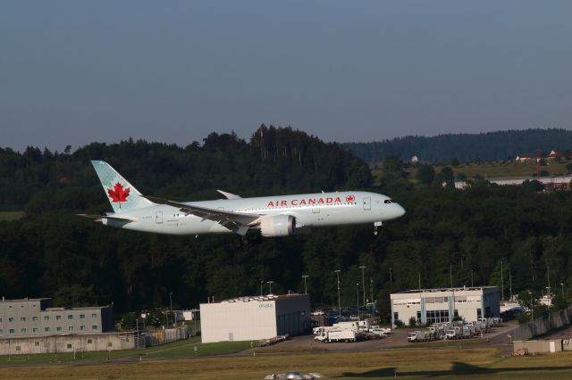 Boeing 787-8 (C-GHPY)