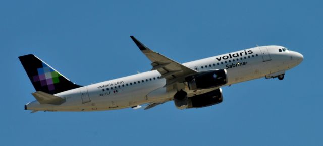 Airbus A320 (XA-VLF)