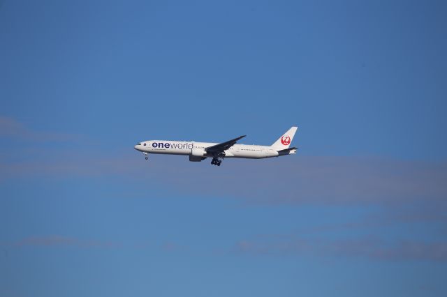BOEING 777-300ER (JA732J)