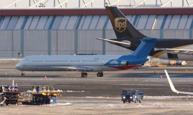McDonnell Douglas MD-83 (N880DP)