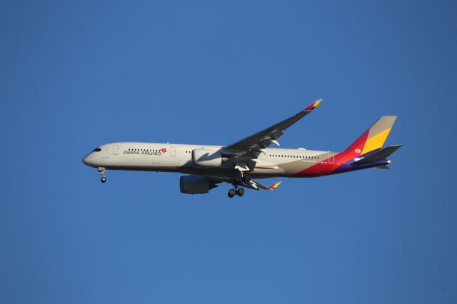Airbus A350-900 (HL7771)