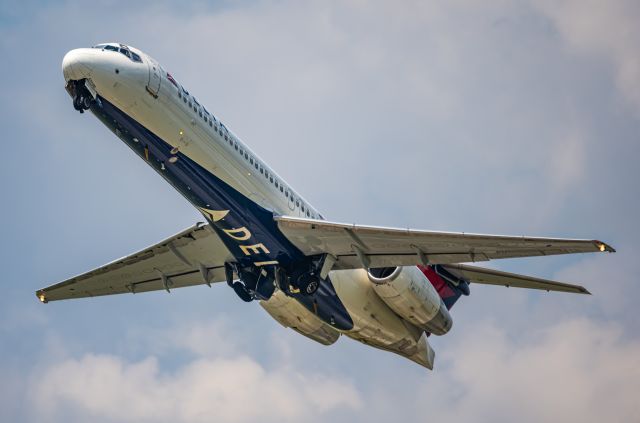 N960AT —