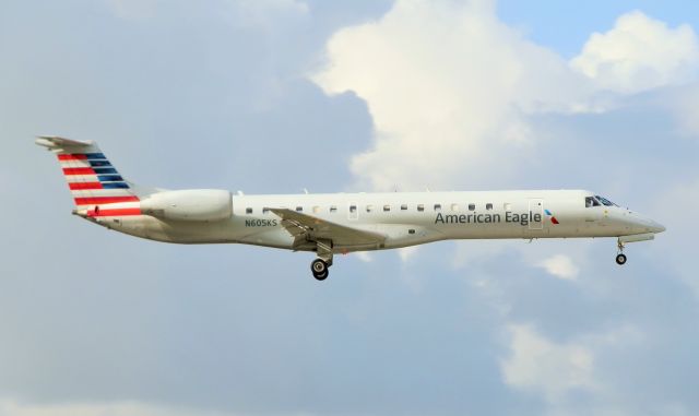 Embraer ERJ-145 (N605KS)