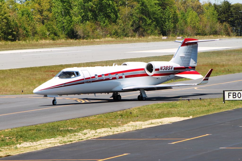 Learjet 60 (N38SV)