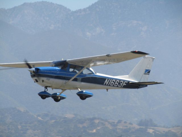 Cessna Skyhawk (N1663F) - Taking off RWY 26L