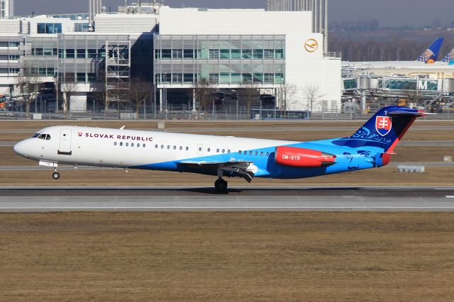Fokker 100 (OM-BYB)
