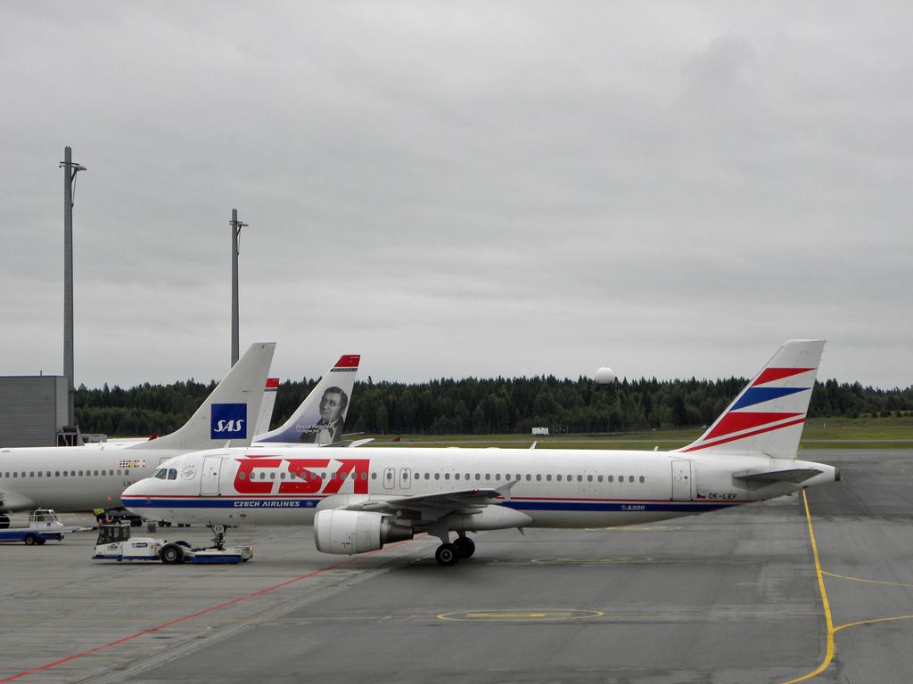 Airbus A320 (OK-LEF)