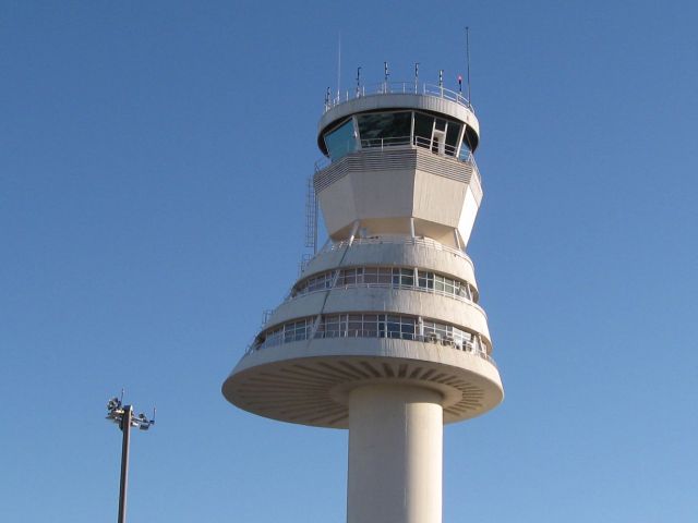 — — - Torre de control (ATC) del Aeropuerto de Vitoria-Foronda  (LEVT)