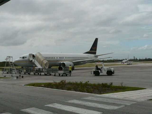 Boeing 737-700 (C-FLEN)