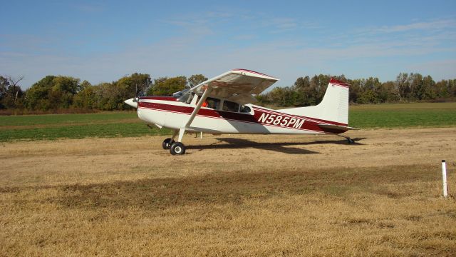 Cessna Skywagon (N585PM) - Back taxi