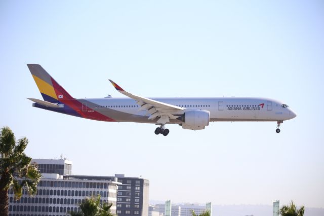 Airbus A350-900 (HL8308)