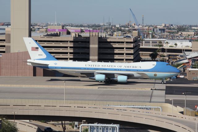 Boeing 747-200 (92-9000)