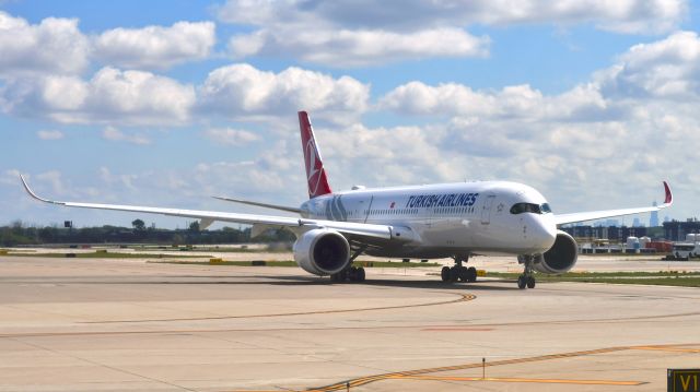 Airbus A350-900 (TC-LGB) - Turkish Airlines Airbus A350-941 TC-LGB in Chicago 