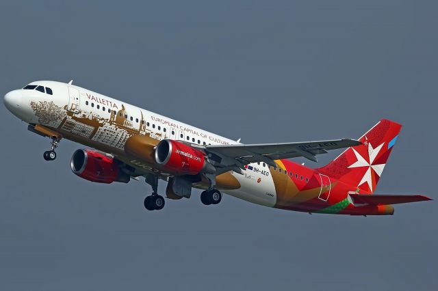 Airbus A320 (9H-AEO)