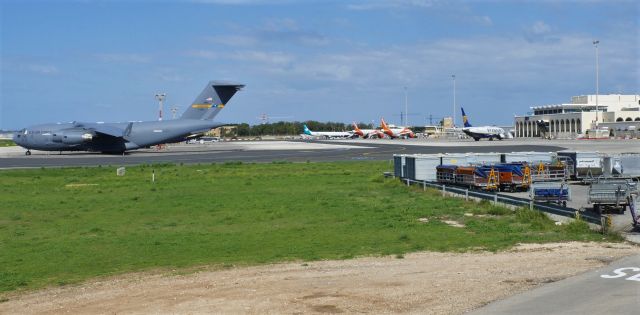 Boeing Globemaster III (07-7181) - On Apron9