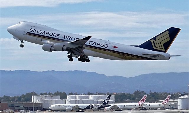 Boeing 747-400 (9V-SFP)