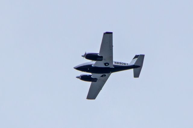 Piper PA-30 Twin Comanche (N8906Y) - Subject aircraft, registered as a 1970 PIPER PA-39, photographed on 17-Nov-2018 at 1405HrsEST enroute to Caldwell, NJ, (KCDW).