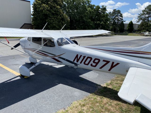Cessna Skyhawk (N1097Y)