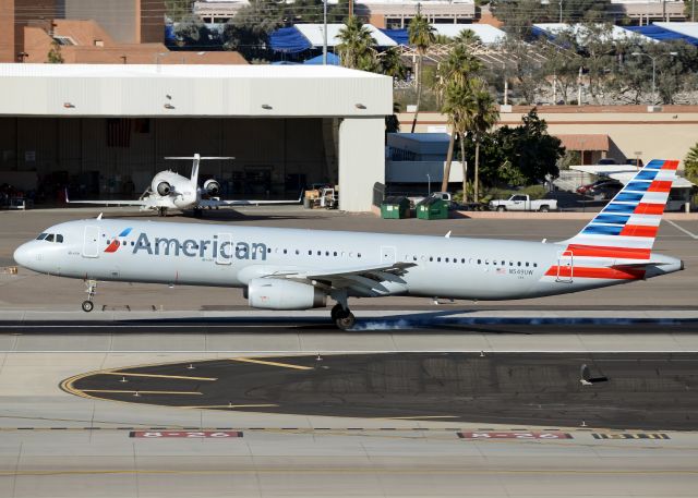 Airbus A321 (N549UW)