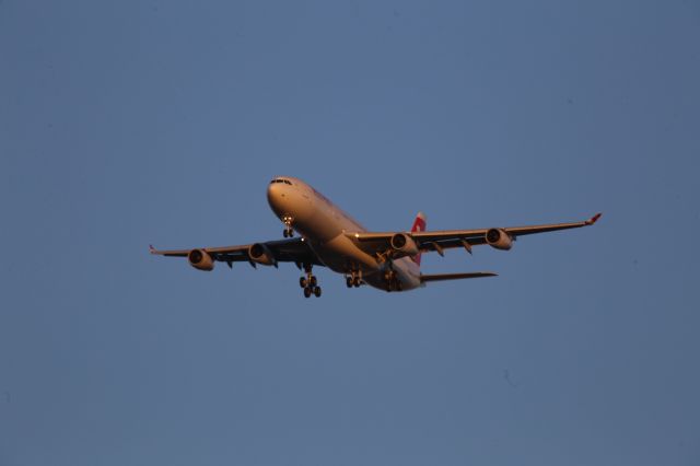 Airbus A340-300 (HB-JMI)