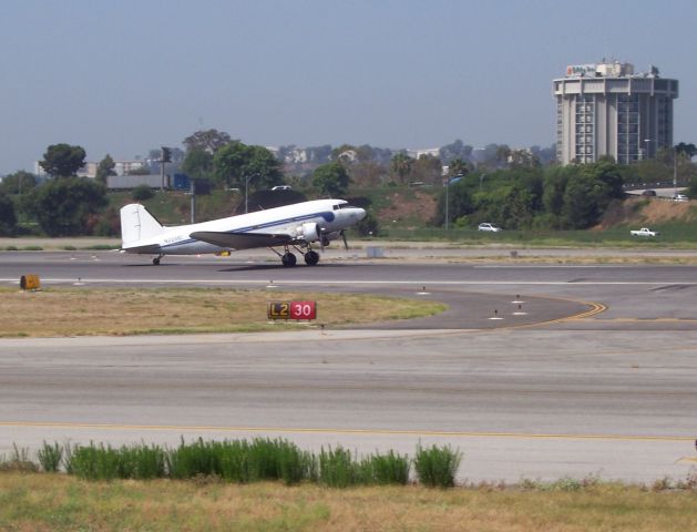 Douglas DC-3 (N2298C) - DC3 at Long Beach