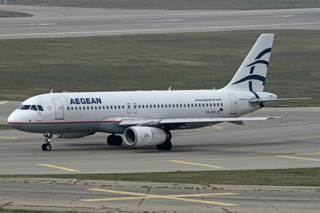 Airbus A320 (SX-DVI)