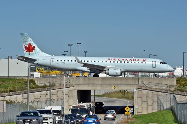 Embraer ERJ-190 (C-FHOS)