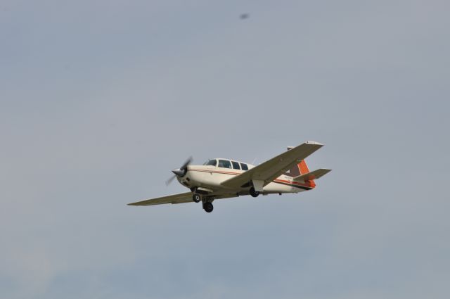 Mooney M-20 (N9564M)