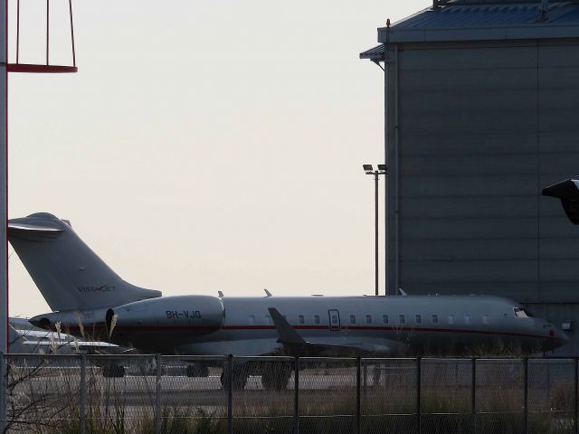 Bombardier Global Express (9H-VJQ) - I take a picture on Nov 13, 2017.br /Vistajet 801/Nov12