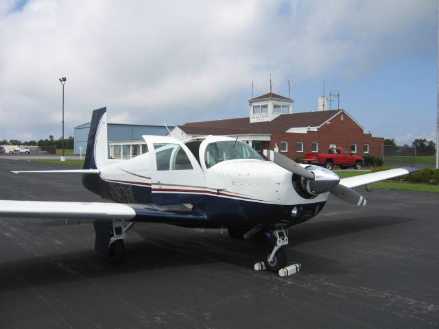 Mooney M-20 (N1975L)