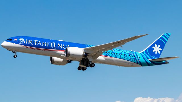 Boeing 787-9 Dreamliner (F-OVAA) - Air Tahiti Nui's newest 787-9 departing KPDX as BOE926 heavy.
